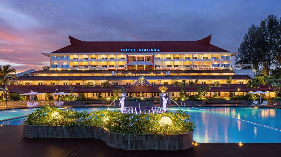 Hotel Dekat Danau Alami Suasana Tenang untuk Healing