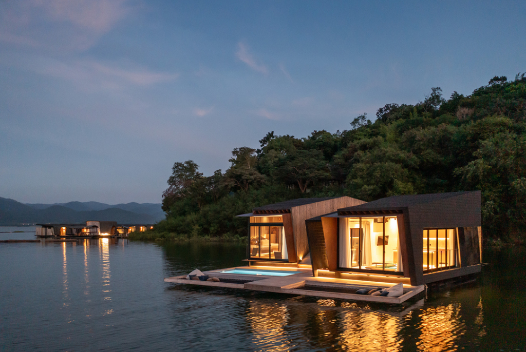 Villa Floating House Unik di Atas Air dengan Pemandangan Alam
