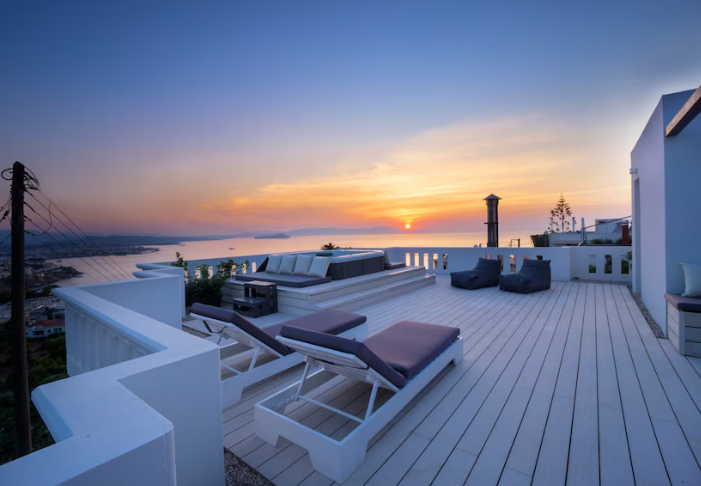 Rooftop Villa dengan Area Santai dan Panorama Terbaik